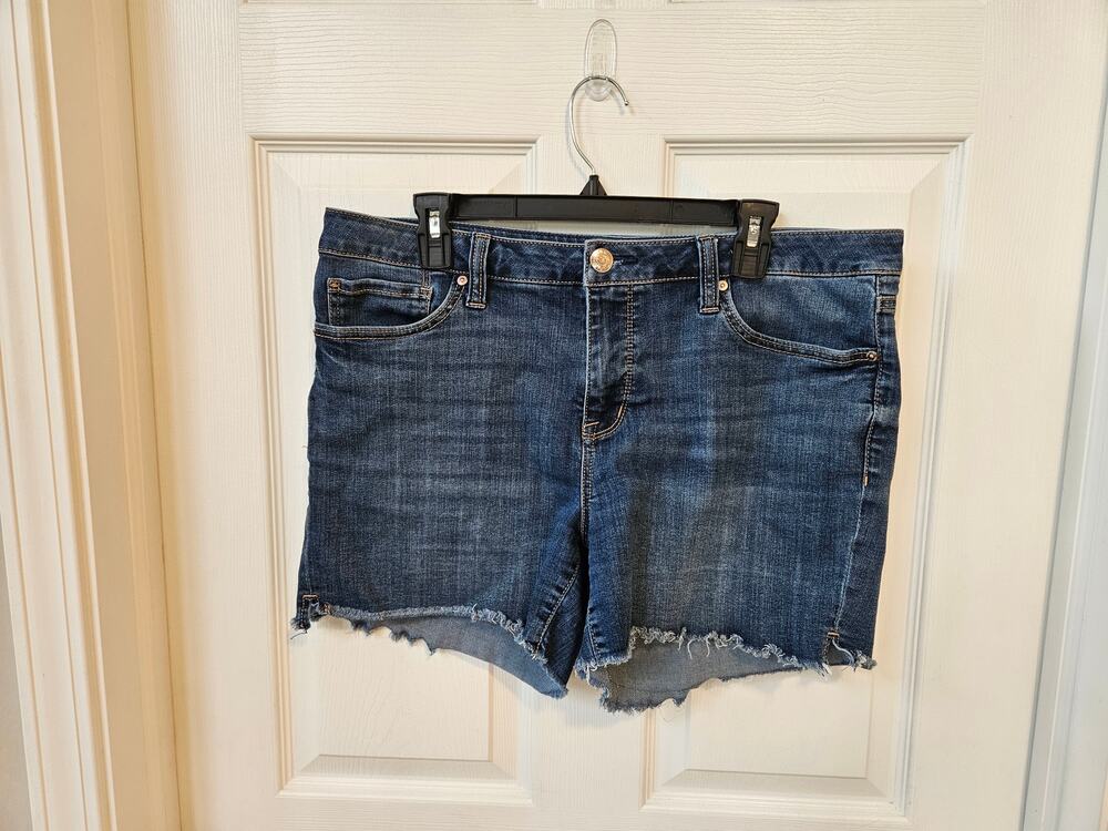 Seven7 Denim Cutoff Shorts Women’s Size 12 Blue Stretch Raw Hem Distressed